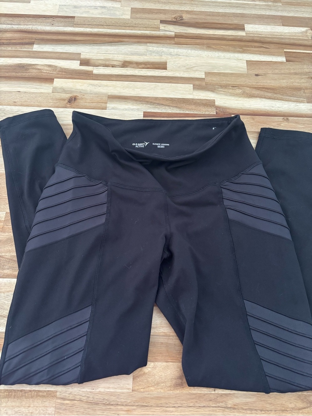 Old Navy Black High-Rise Leggings with Paneled Texture